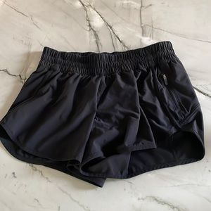 Lululemon black tracker 4 inch shorts